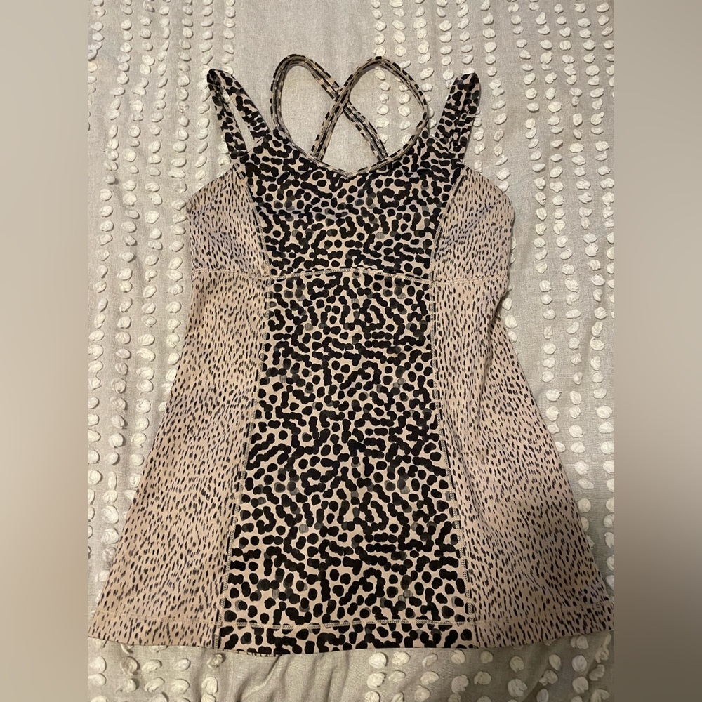 Lululemon exercise top size 4